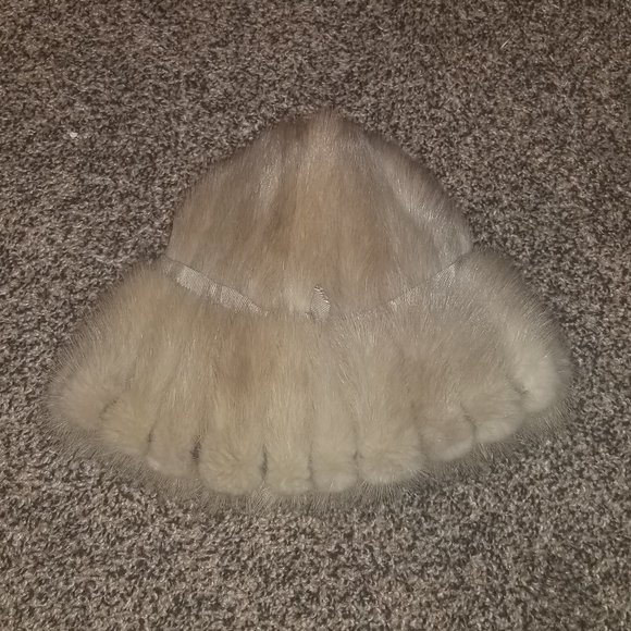 Vintage Cream Fur Hat - Picture 2 of 7